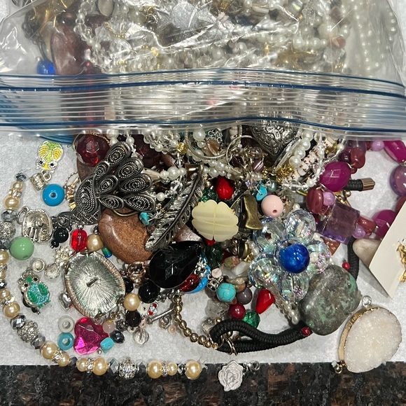 Jewelry bag ( crafting) - Picture 2 of 3